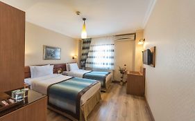 Q Inn Hotel Old City 3*